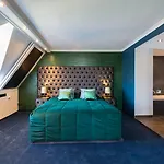 Der Valk Volendam - Recently Renovated Hotel Katwoude