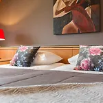 Hotel Der Valk Volendam - Recently Renovated
