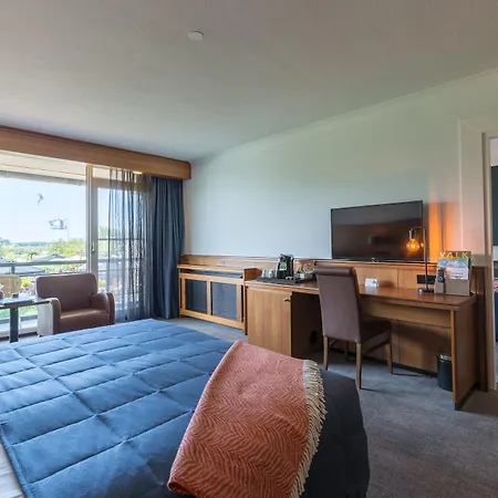 Hotel Der Valk - Recently Renovated 4*