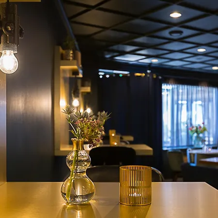 Der Valk - Recently Renovated Hotel
