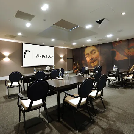 Der Valk - Recently Renovated Hotel