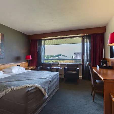 Hotel Der Valk - Recently Renovated 4*