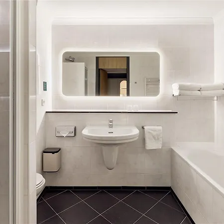 Der Valk Volendam - Recently Renovated Hotel 4*